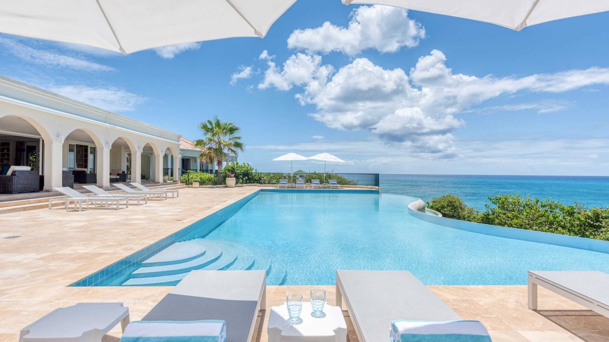 Plum Bay Villa | Villa La Dacha Summar