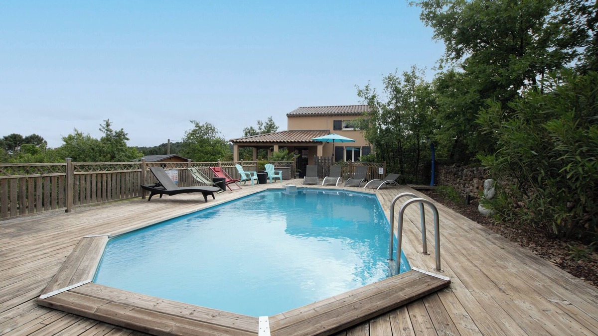 Payzac Villa | Villa 'La Fenière' with Shared Pool, Wi-Fi and Air Conditioning