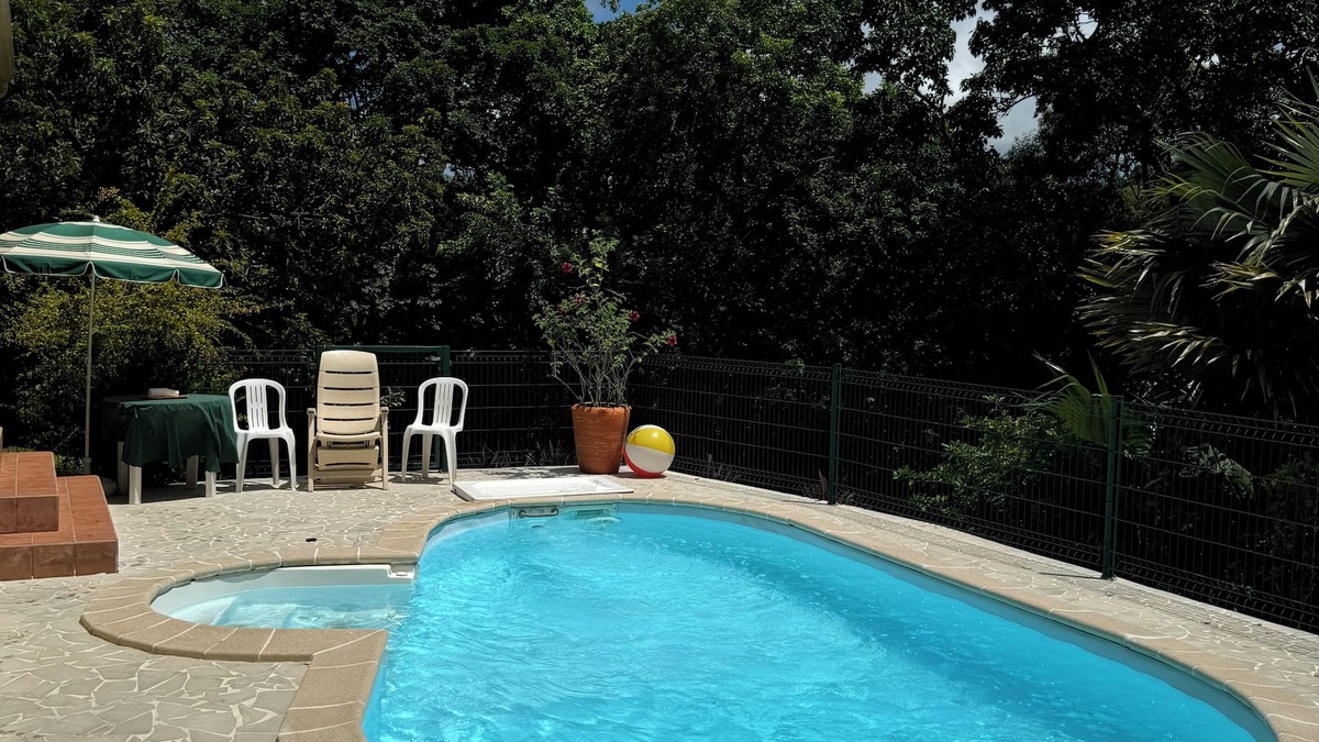 L'Autre-Bord Villa | Villa LA Bastida de Style Provençal Avec Piscine, Jardin Clos Arboré, au Calme