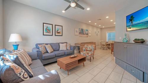 Corpus Christi House | Villa La Isla Family Condo with Pool Near Corpus Christis Best Beaches Dining