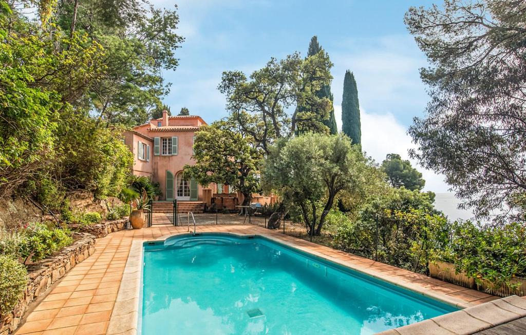Rayol-Canadel-sur-Mer Villa | Villa la Malpagne, 400m2 les pieds dans l'eau