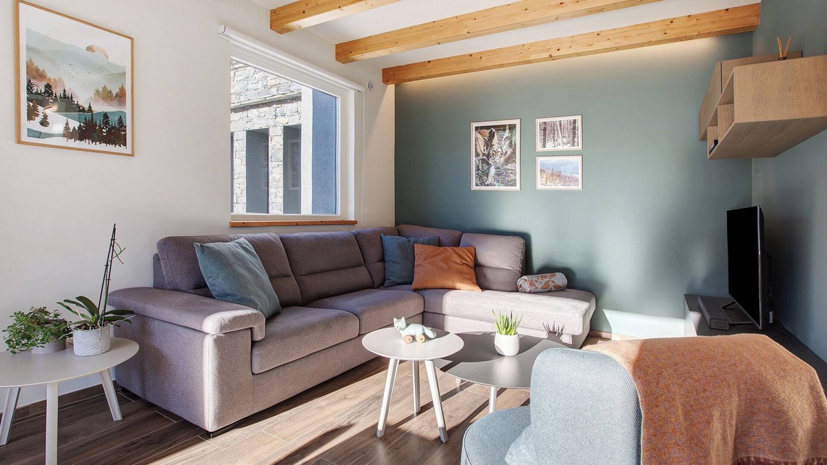 Sarre Villa | Villa 'La Maison Du Renard' with Mountain View, Wi-Fi and Air Conditioning