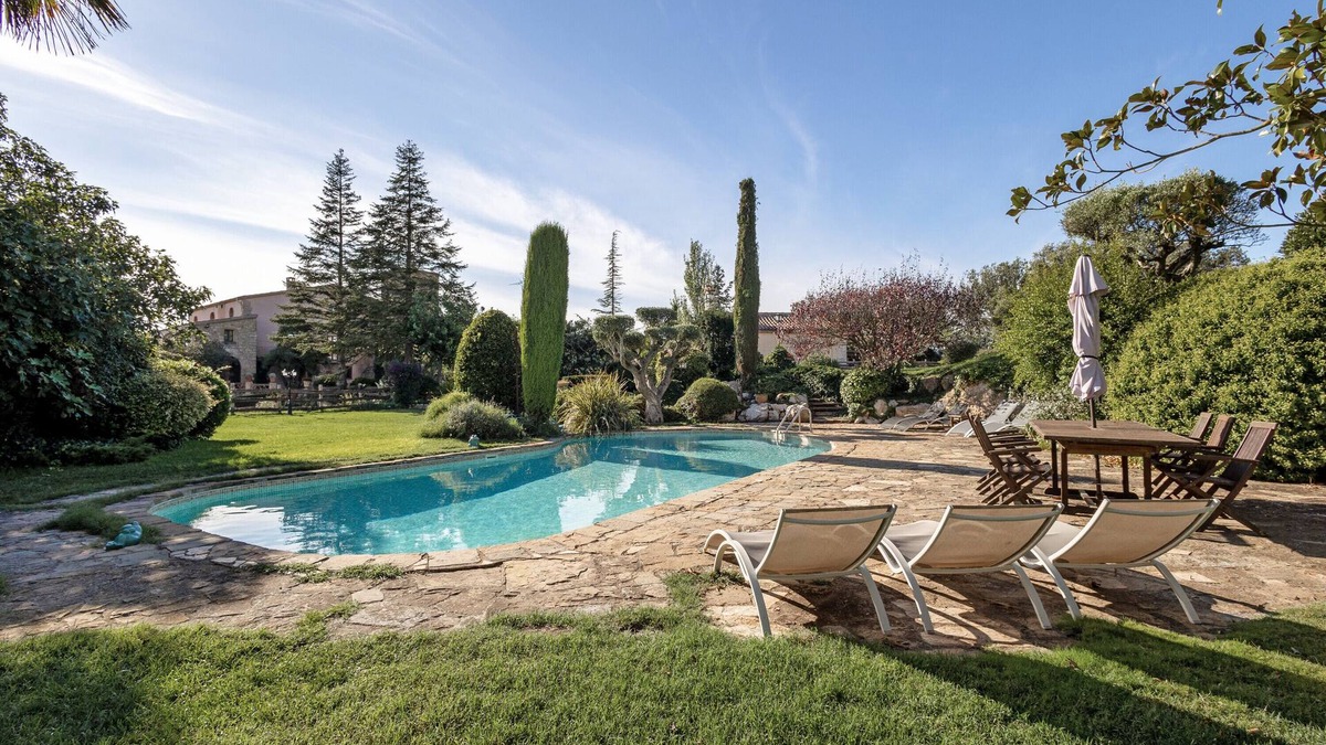 El Bruc Villa | Villa 'La Masia' with Mountain View, Private Pool and Wi-Fi