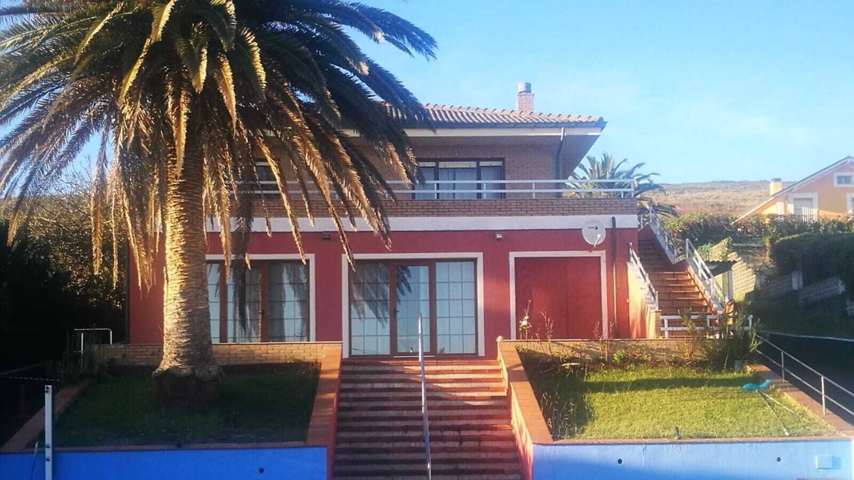 Soto de la Marina Villa | VILLA LA PALMERA. PRIVATE POOL. BEACH AT 40 M