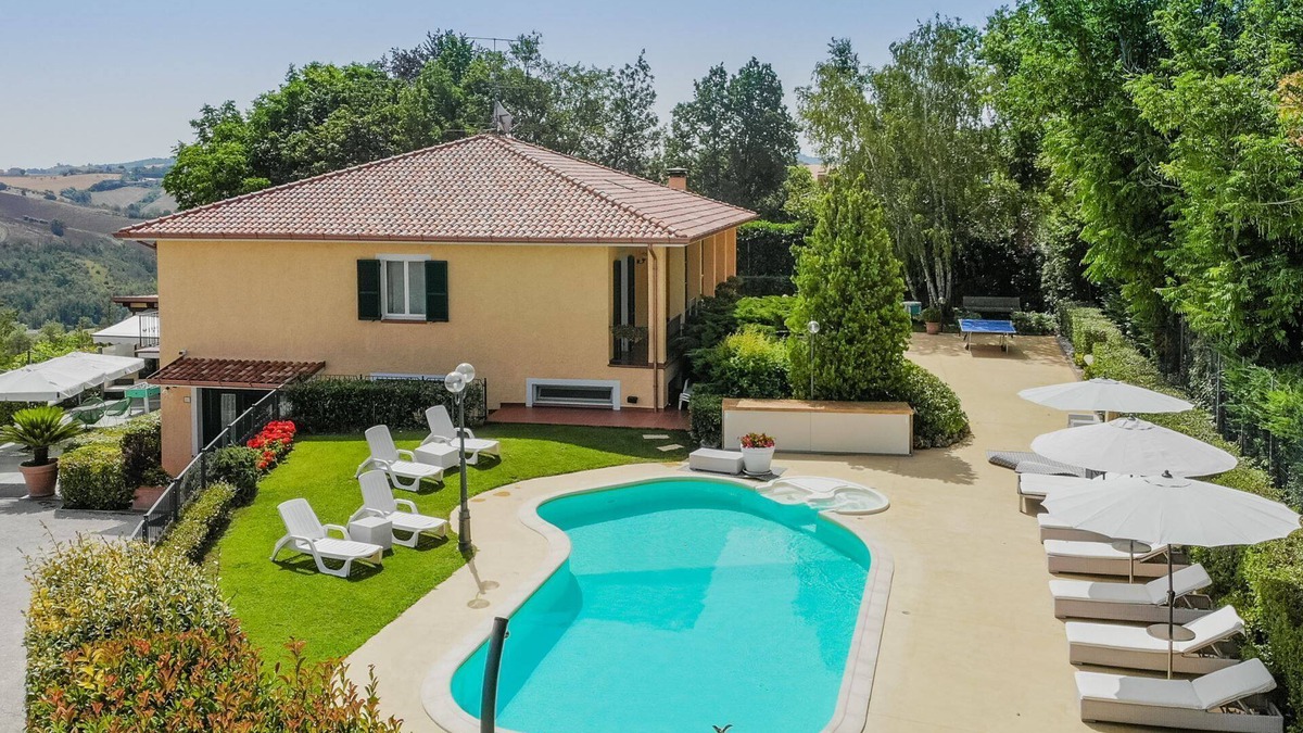 Mogliano Villa | Villa La Quiete, elegant and comfortable villa with pool in the South of the Marche Region