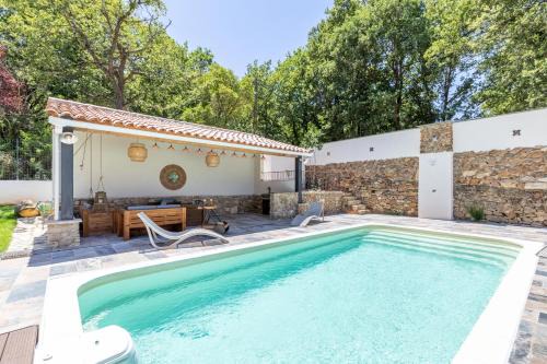Pougnadoresse House | Villa La Roche Rouge