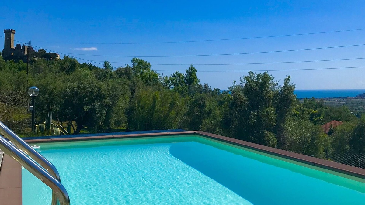 Castelnuovo Magra Villa | Villa La Vigna with pool for the exclusive use of guests