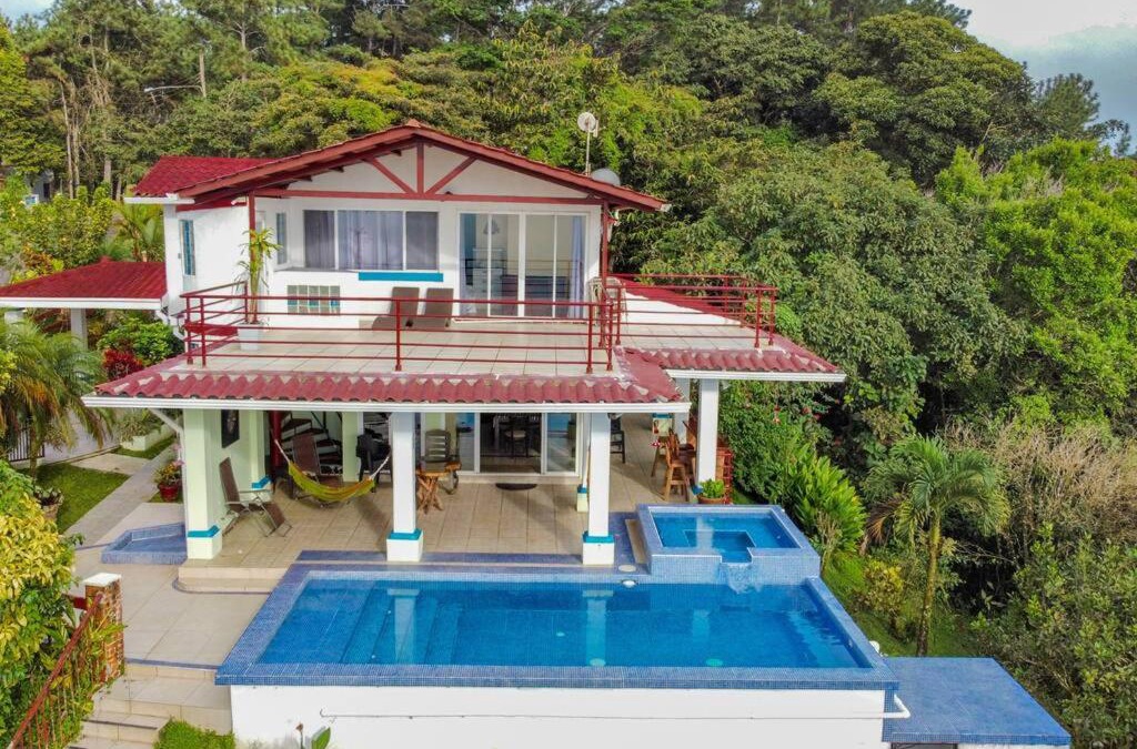 Cerro Azul Villa | Villa La Vista of Panama City and magestical mountains from infinity pool