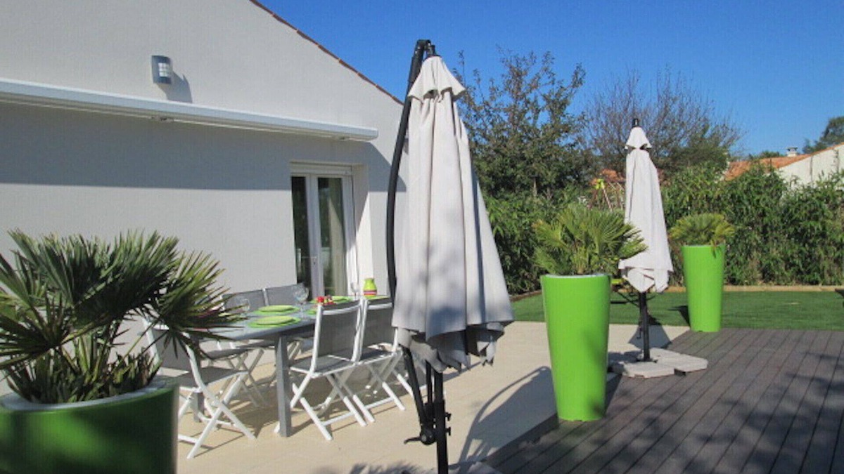 Cheray Villa | VILLA LARGE COMFORT - Heated pool, fenced, quiet, 4ch /11pers.