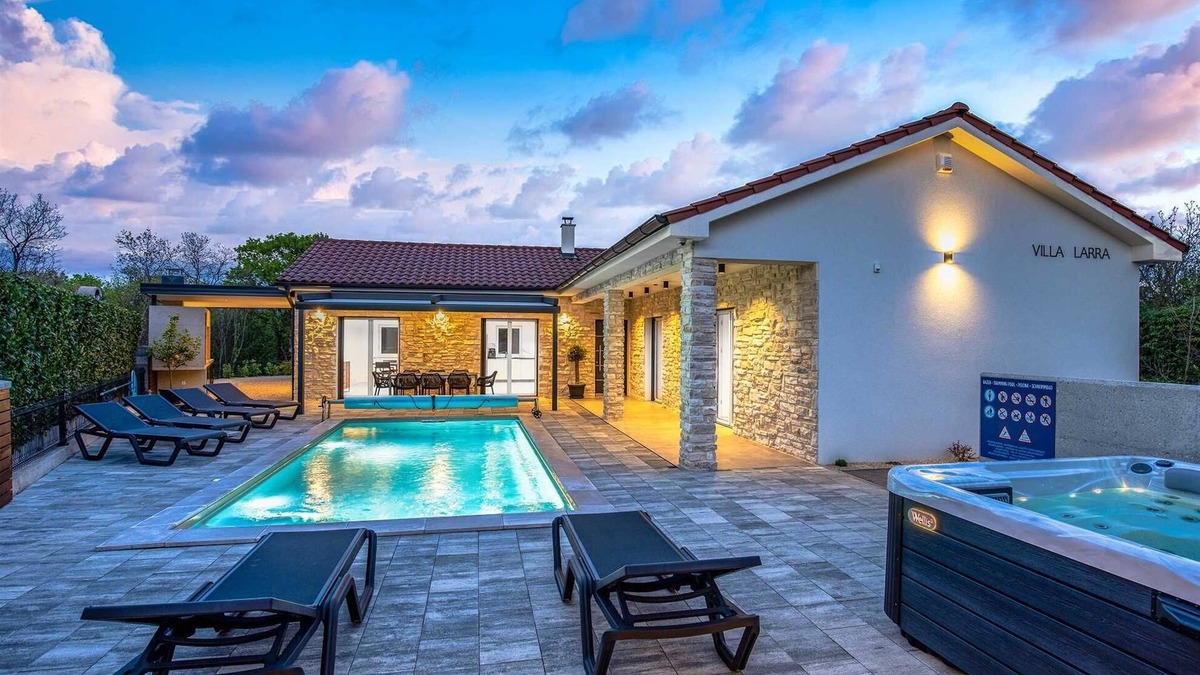 Gostinjac Villa | Villa Larra with heated pool & Jacuzzi