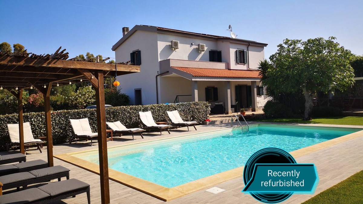 Alghero Villa | Villa Las Rosas is the ideal place for your holidays in Sardinia