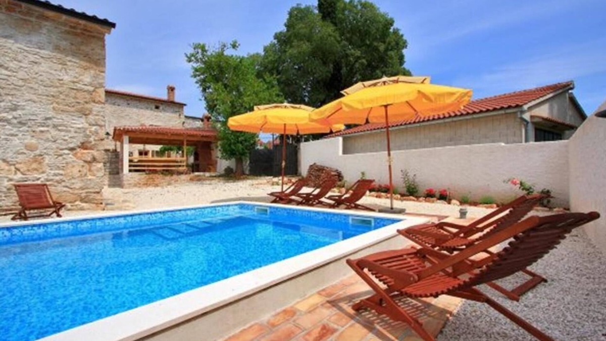 Orihi House | Villa Laura Barban for 18 people with private pool, perfect choice for families