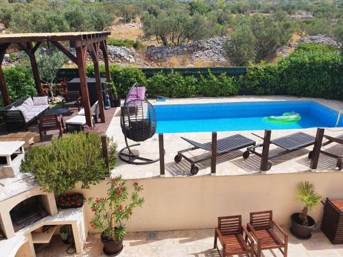Cove Makarac (Milna) Villa | Villa Lavandina