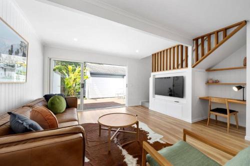 Sunshine Beach Apartment | Villa Le Miramar ~ Beautiful Pooch Friendly Home