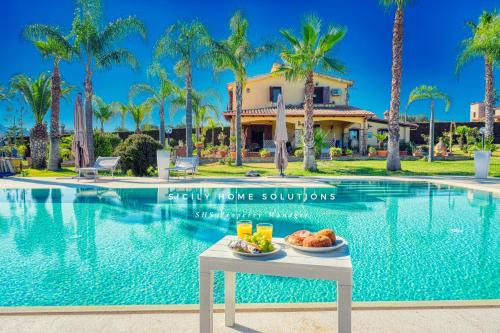 Partinico Villa | Villa Le Palme Deluxe con piscina Salata By Sicily Home Solutions