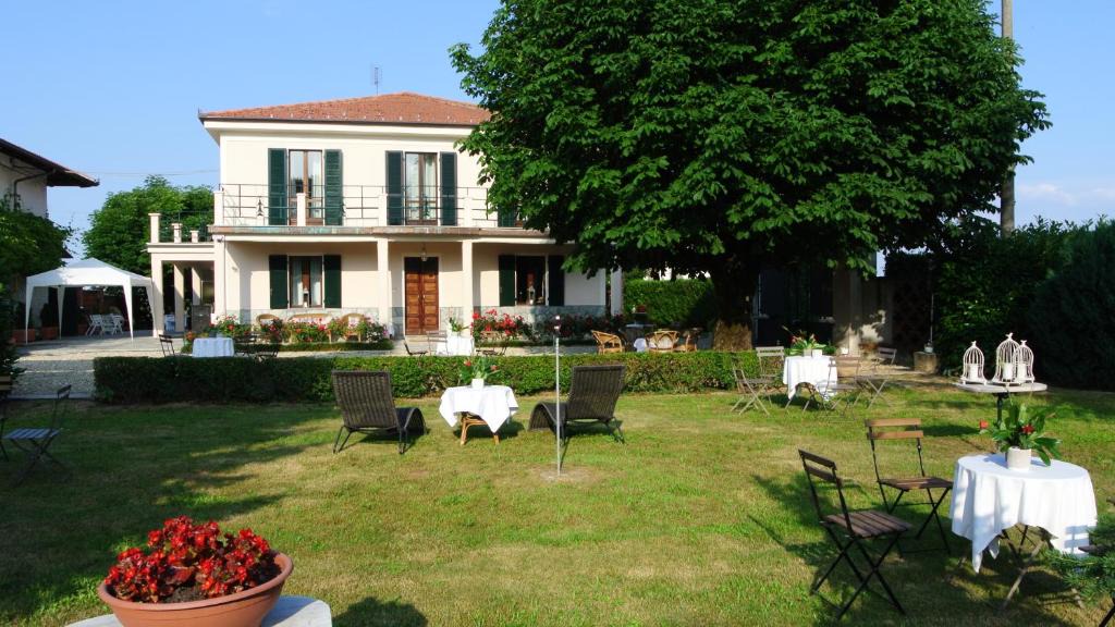 Cavour Bed & Breakfast | VILLA LE ROSE