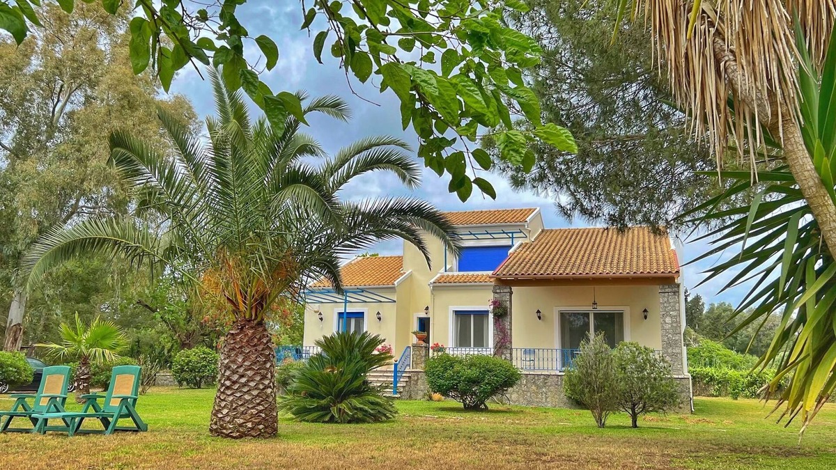 Melikia Villa | Villa Lefka - Stunning Seaside villa in Corfu with Private Lush Gardens