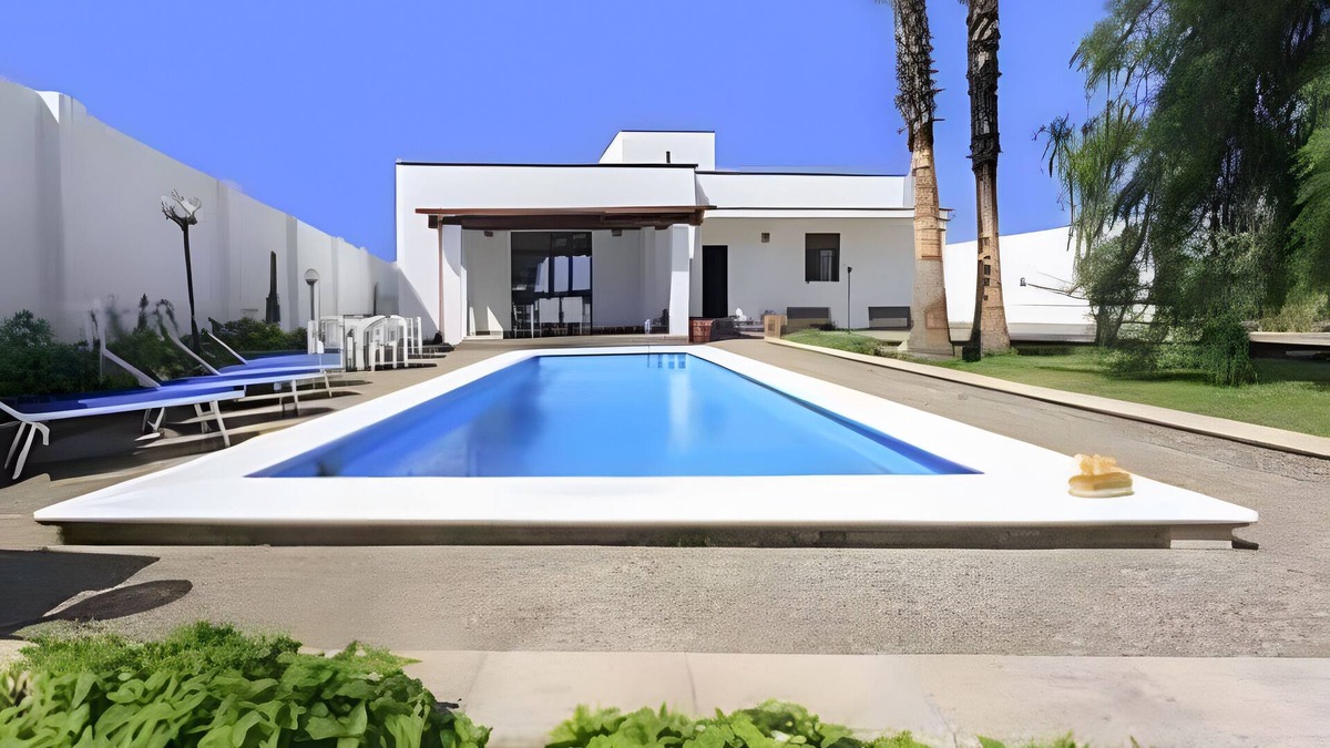 Tiggiano Villa | Villa 'Leonardo with Private Pool', Private Pool, Wi-Fi and Air Conditioning
