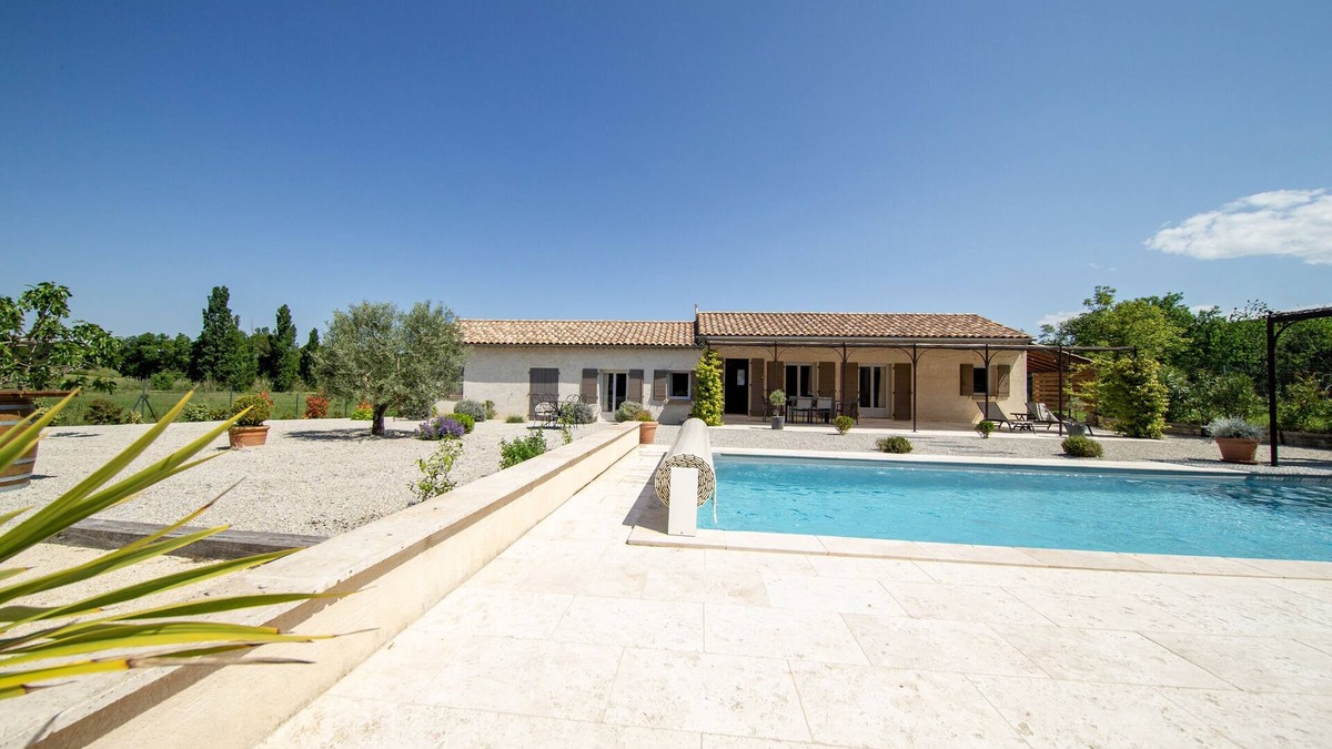 Mondragon Villa | Villa les Granges Blanches quiet stay and heated pool