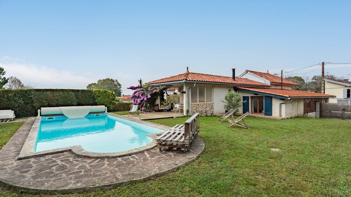 Sames House | Villa Les Lys - Avec piscine et grand jardin