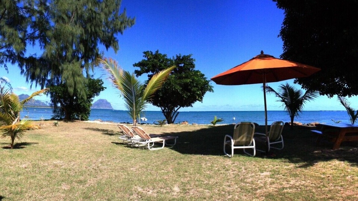La Preneuse Villa | Villa Les Tecomas, equipped and comfortable villa directly on the sea