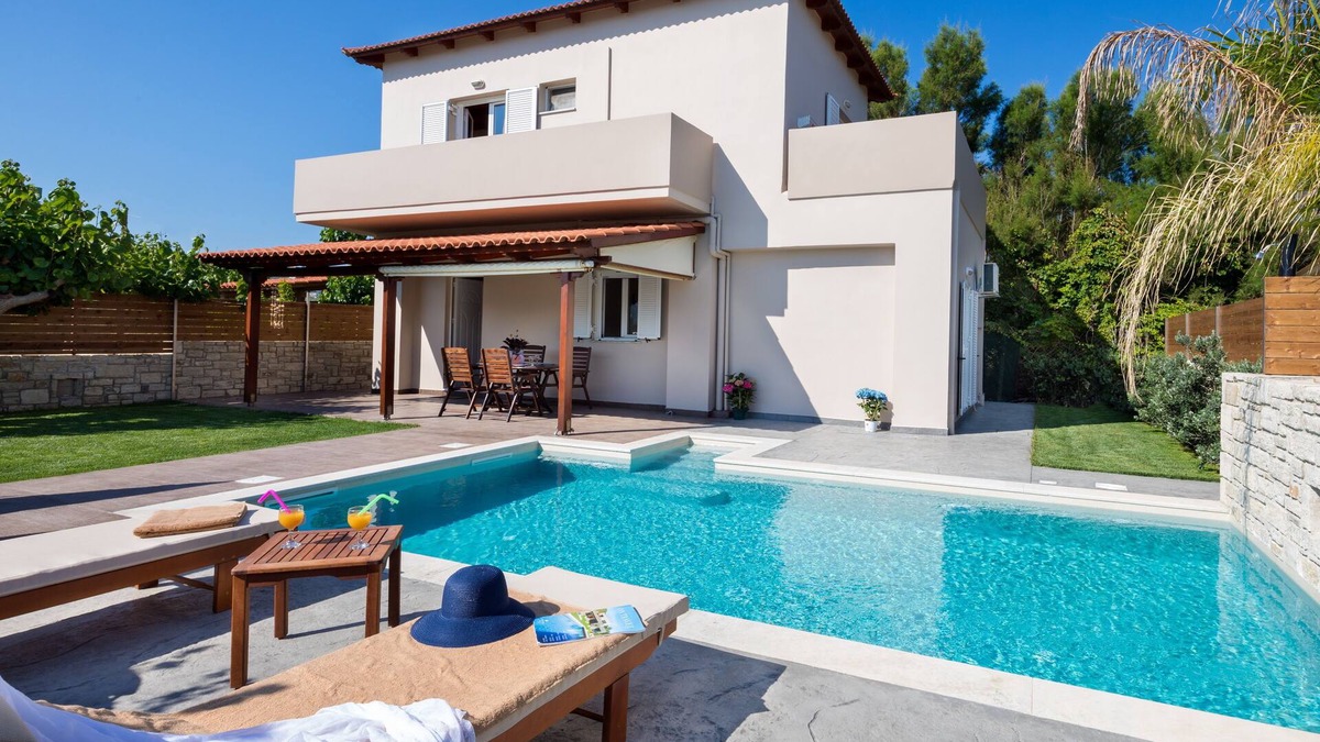 Nopigia Villa | Villa Liakada: Directly At The Sea with private pool