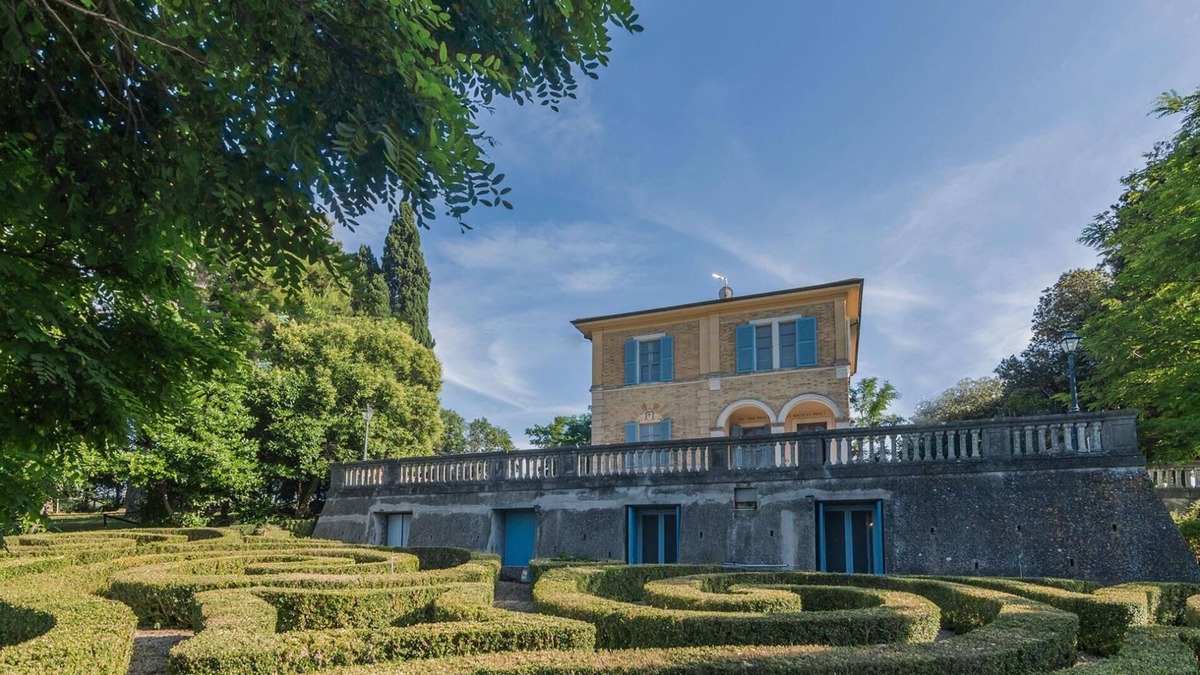 Osimo Villa | Villa Liberty 8 - Four Bedroom Villa, Sleeps 8
