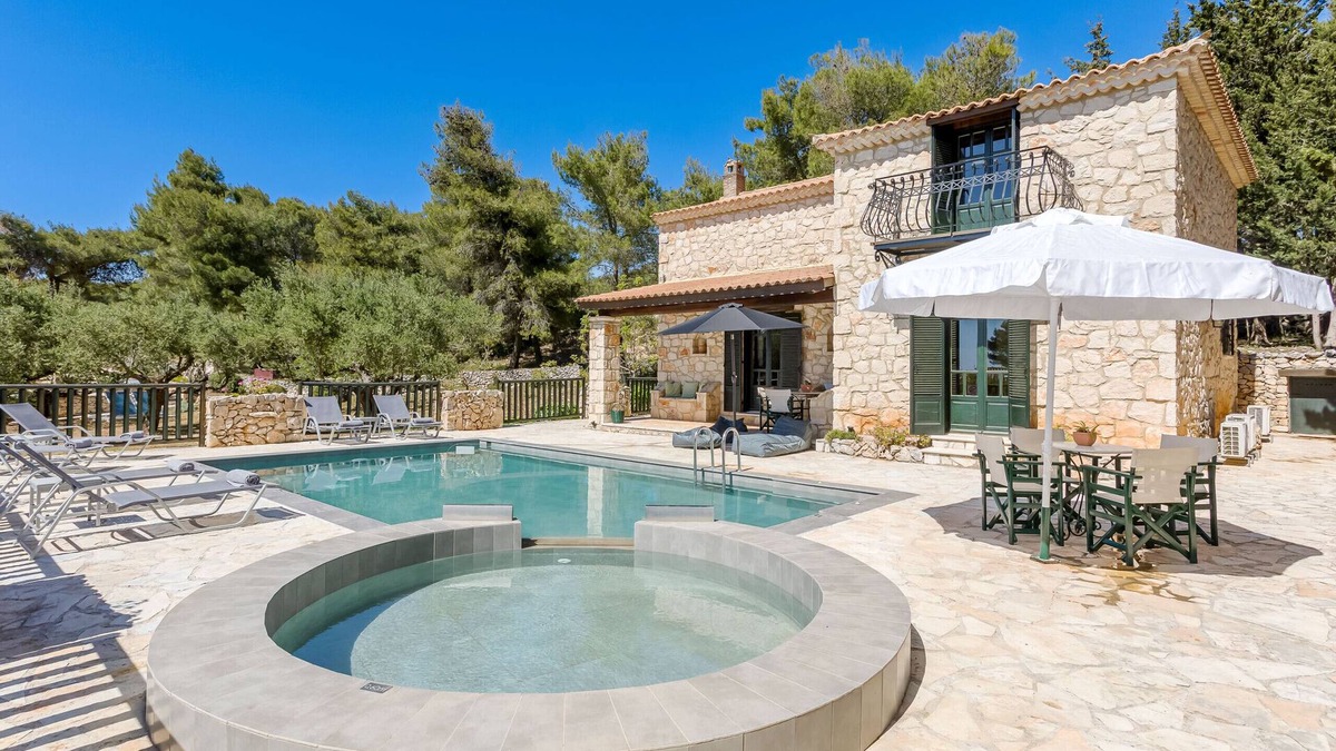 Agia Marina Villa | Villa Lida Aresti with private pool