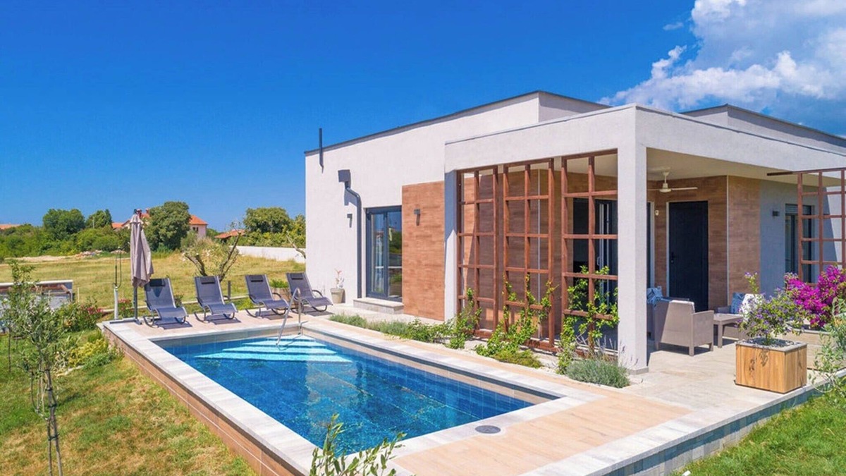 Galizana House | Villa Lily - Private Pool, Lovely Garden
