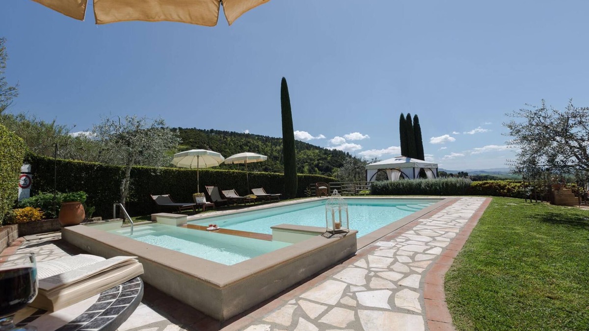 Iano Villa | Villa Linda 8 - Four Bedroom Villa, Sleeps 8