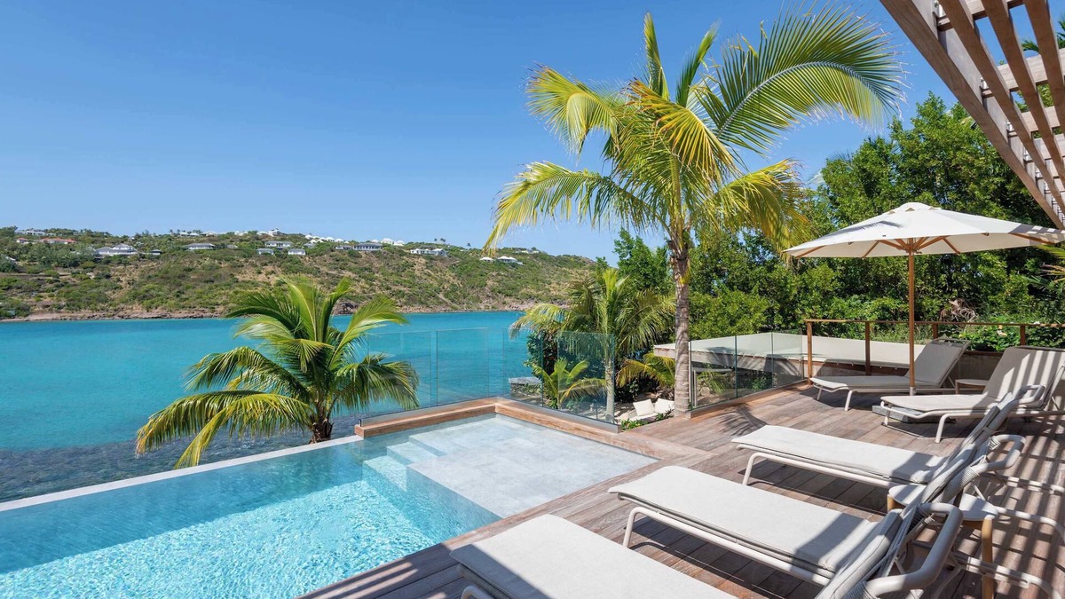 Marigot Villa | Villa Linda in Marigot by Personal Villas - Breathtaking View of the Lagoon