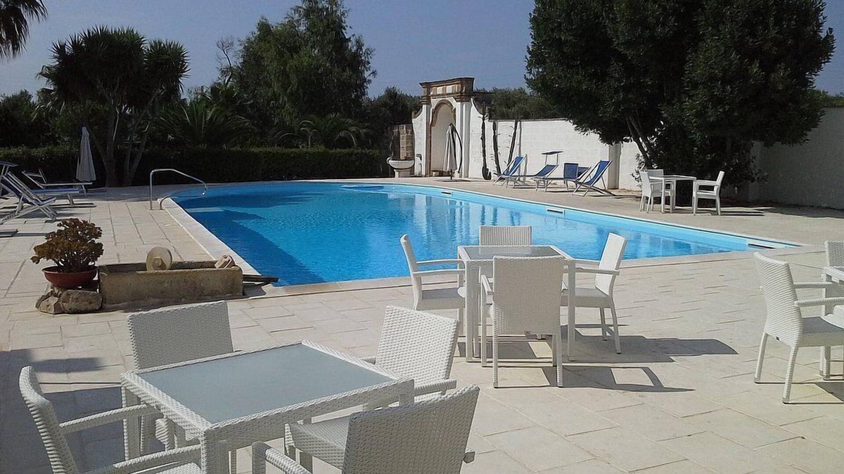 Tuglie House | Villa Lippia B: A characteristic and welcoming two-story apartment that is part of a villa in the characteristic style of the Apulian countryside, with Free WI-FI.