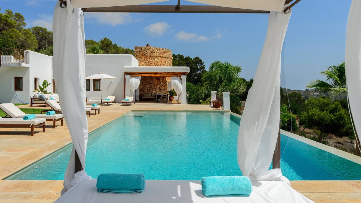 Sant Carles de Peralta Villa | Villa 'Llosas De Dalt' with Sea View, Wi-Fi and Air Conditioning