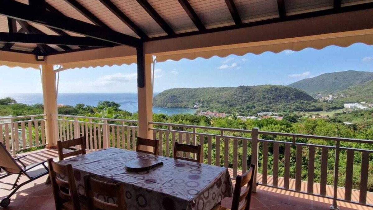Les Anses-d'Arlets Villa | Villa located 400m from the village with breathtaking views of the beach and its pontoon