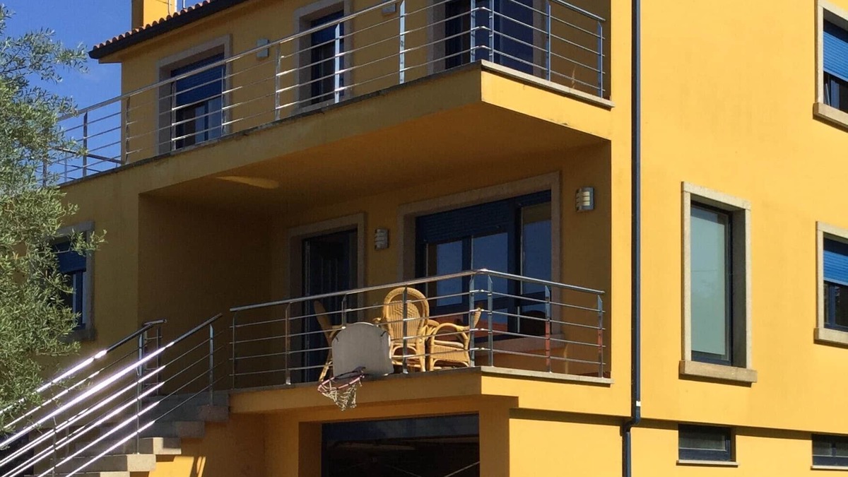 Porto do Son Ski Chalet | Villa located on the beach of Aguieira-Porto do Son