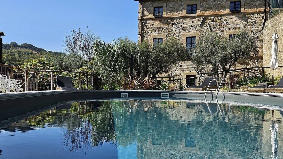 Castel d'Arno Villa | Villa Loredana: A characteristic and welcoming three-story age-old farm house surrounded by the greenery, with Free WI-FI.