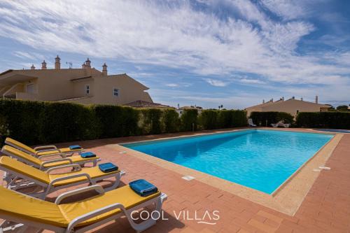 Sesmarias House | Villa Lorenzo - walking distance to beach