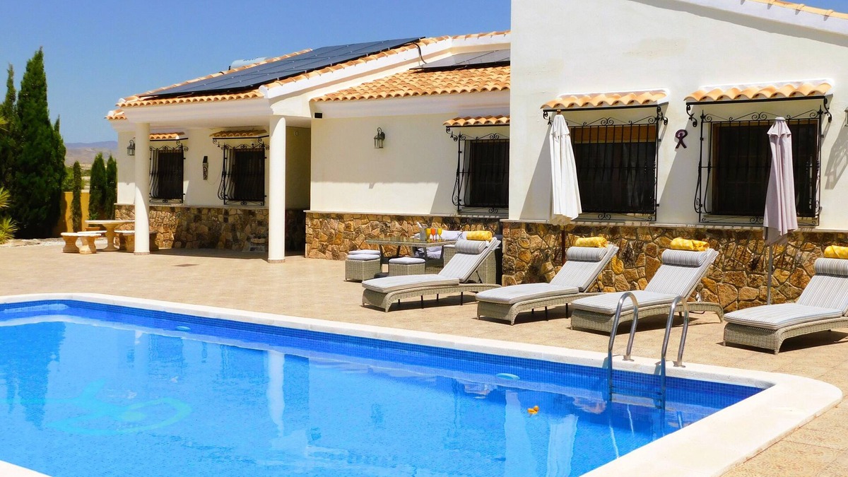 Locaiba Villa | Villa Los Filabres - Lux 3 bed/4 bath Villa, AC, Views, Large Salt Pool, Albox