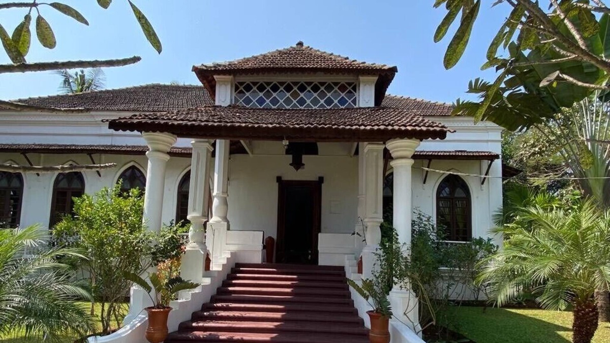 Parra Villa | VILLA LOU GOA Exclusive use Old Portuguese House 1903 with Pool