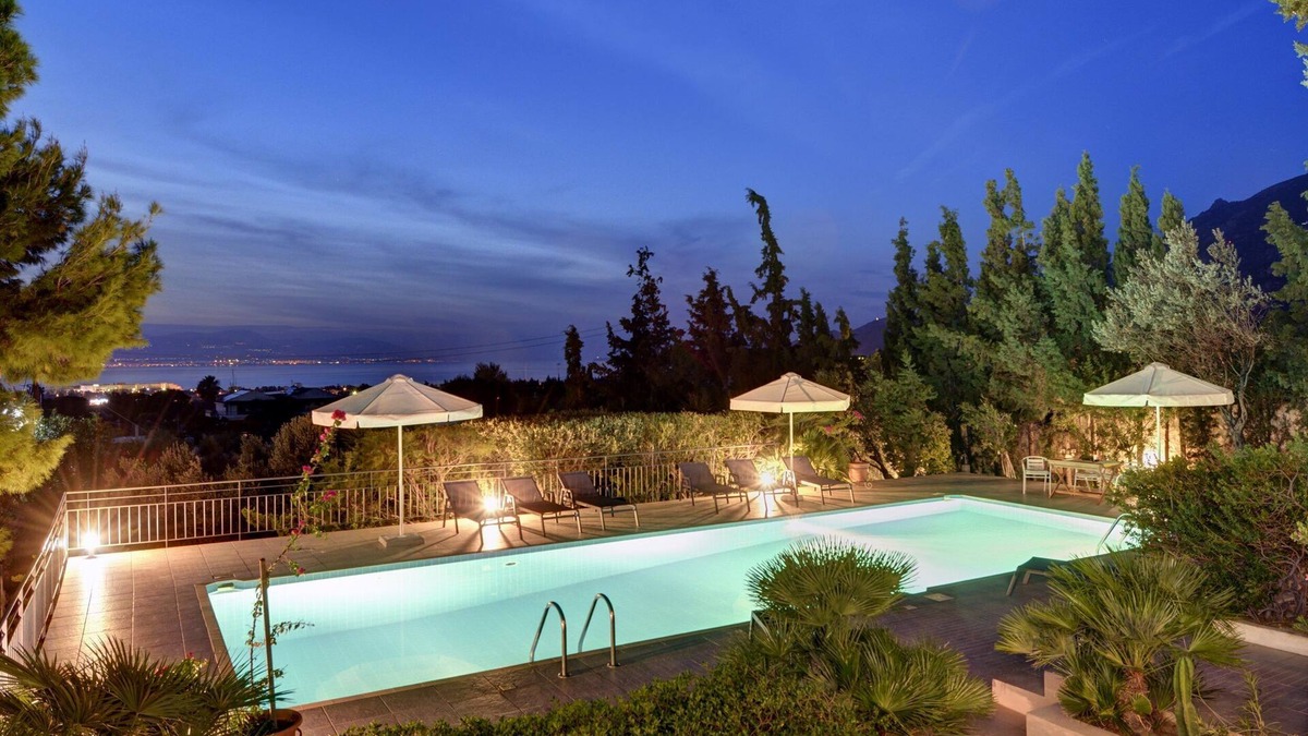 Loutraki Villa | Villa Loutraki Sunset in Loutraki Corinth