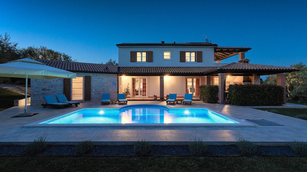 Peruski Villa | Villa Loverka near Pula only 3 km from the beach with sea view
