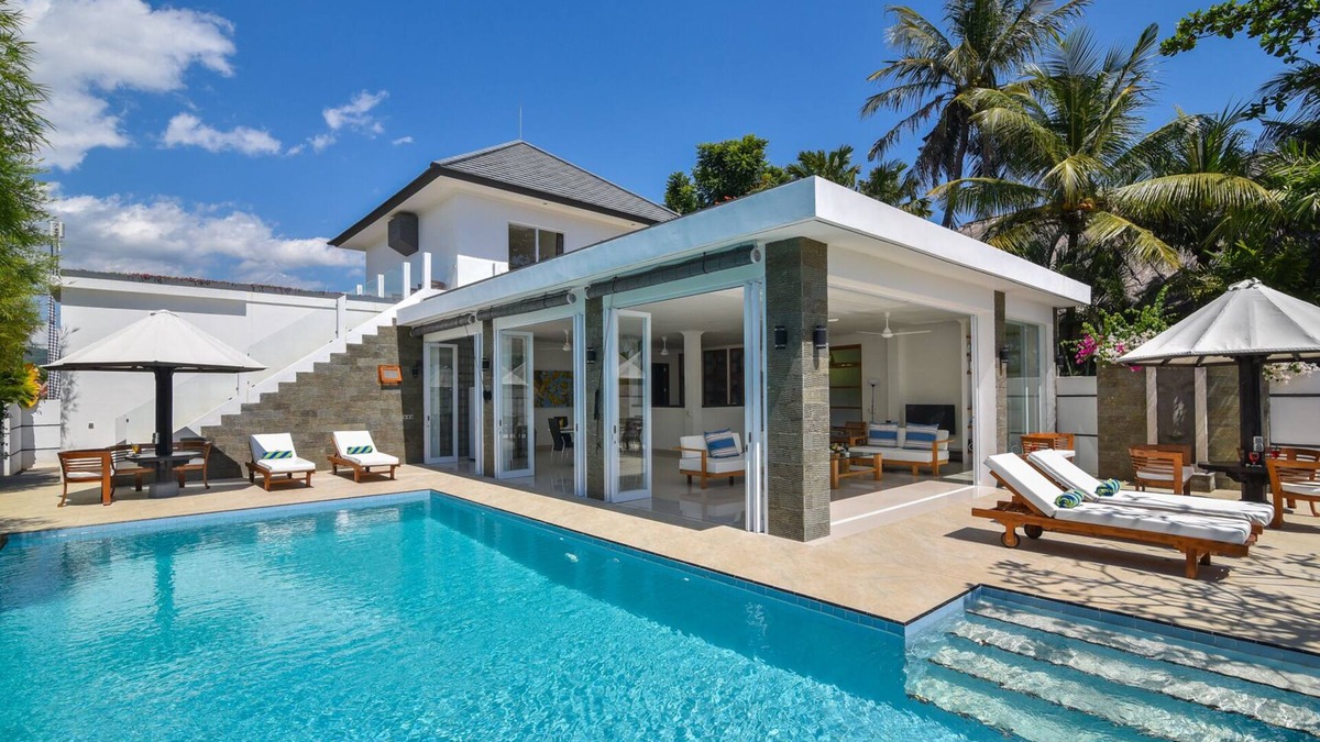 Lovina Villa | Villa Lovina Beach 2 - 4BR Beachfront Villa with Private Pool.