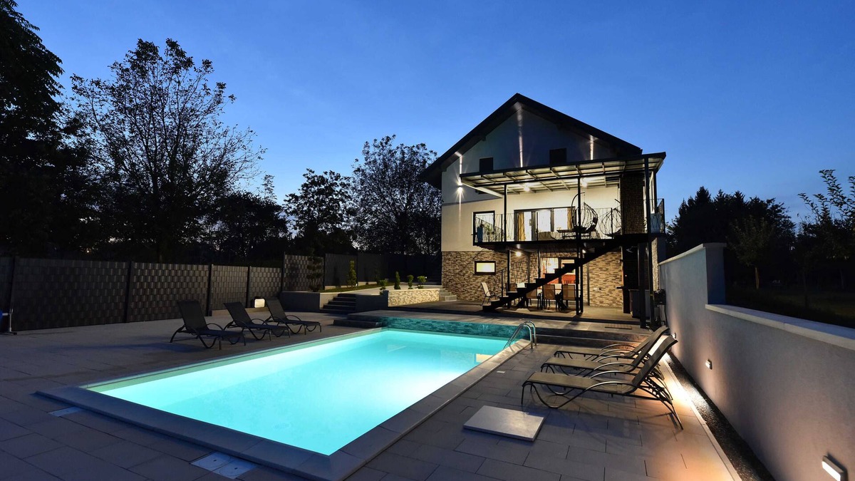 Ludbreg Villa | Villa Luana 4-bedroom house in lovely Vinogradi Ludbreški with pool
