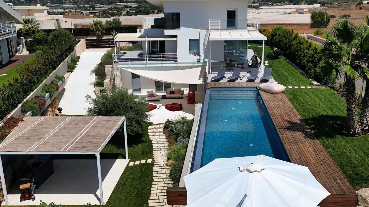 Scicli Villa | Villa Ludamu Luxury Home - Heated Pool - Sauna - Scicli - Sea View!
