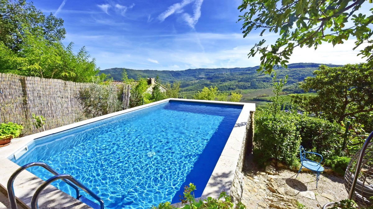 Motovun House | Villa Luna house whit the pool in heart of Motovun