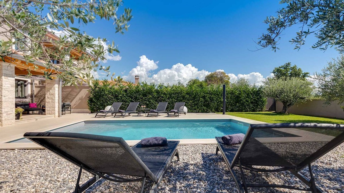 Tar-Vabriga Villa | Villa Lyan with Swimming Pool
