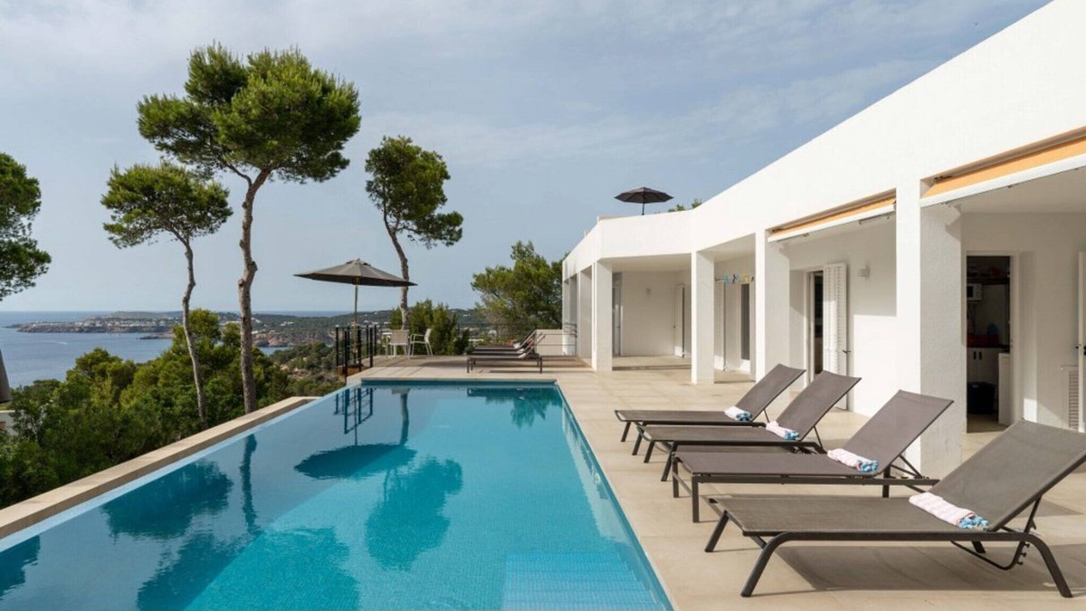 Sant Josep de sa Talaia Villa | Villa 'Molí' with Sea View, Wi-Fi and Air Conditioning