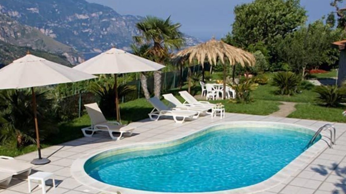 Colli di Fontanelle Villa | Villa Magnolia a 3 bedrooms and 2 bathrooms, pool, parking and garden
