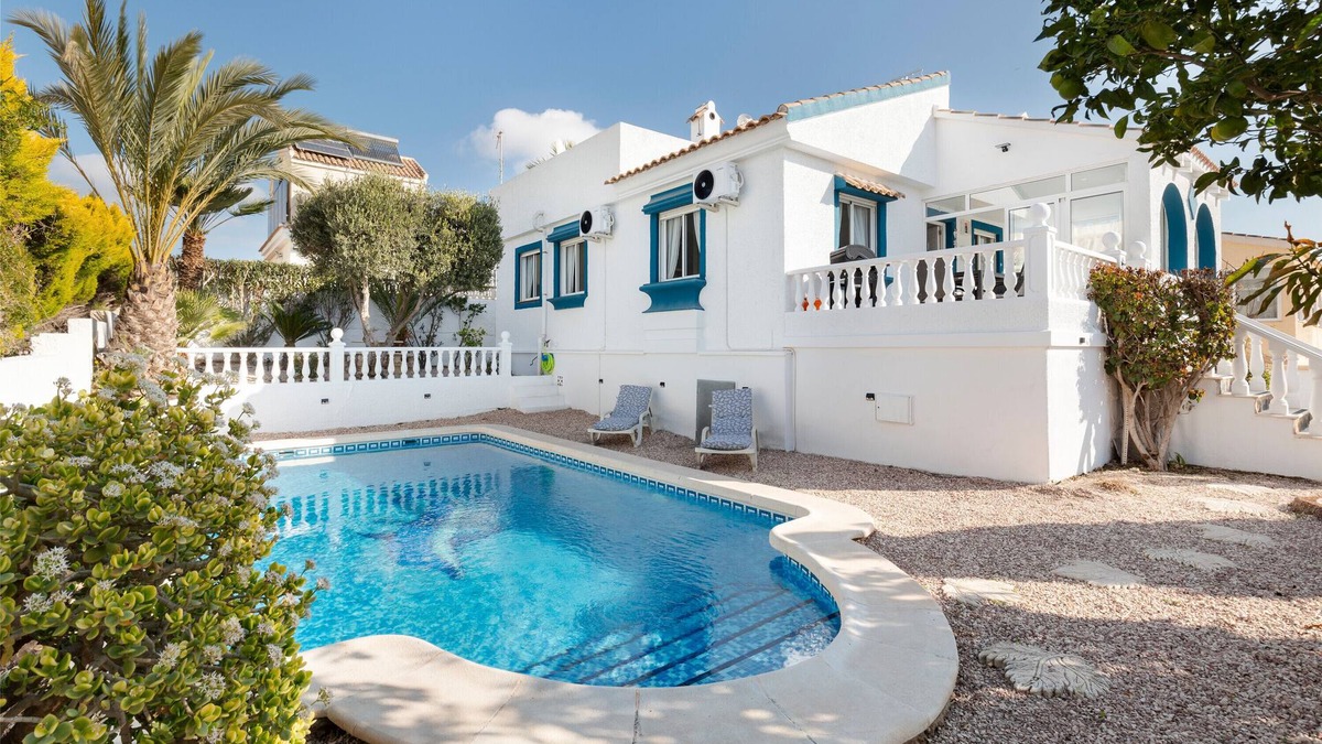 Mazarron Villa | Villa 'Mabel' with Mountain View, Wi-Fi and Air Conditioning