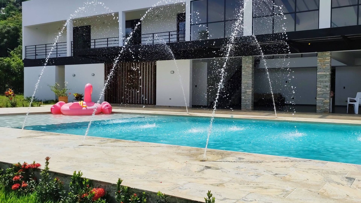 Sopetran Villa | Villa Macedonia, De Lujo Para Descansar Con Unas Vistas Fenomenales